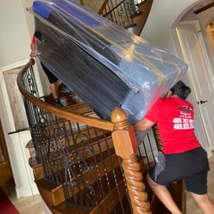 R & J Moving Co Logo