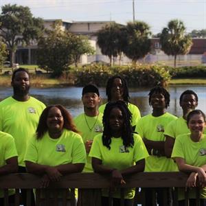 Buzzy Bee professional movers and cleaner Logo