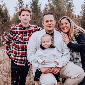 A & M Friendly Movers Logo