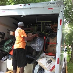 Just Us Movers Logo