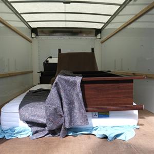 Day&Night Mover’s Logo