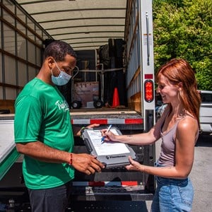 Wild Safari Moving logo