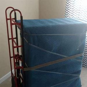 Near of Far Moving and Packing Logo